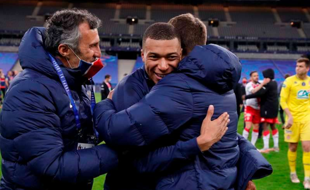 巴黎圣日耳曼:欧冠赛场的逆袭与加冕传奇